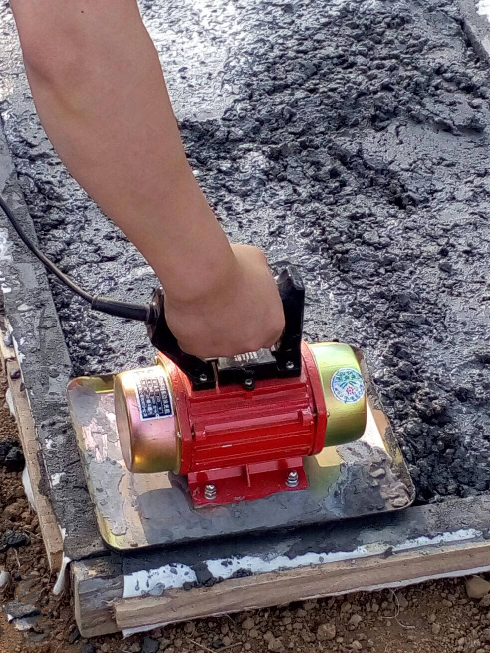 Powerful electric vibrator, cement plate vibrator, suitable for African construction sites, micro-seismic concrete construction tools