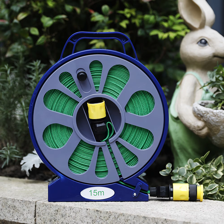 Professional-grade adjustable high-pressure washer: Turn the dial to select the precise water pattern, easily handling various tasks from delicate flower watering to powerful car washing.